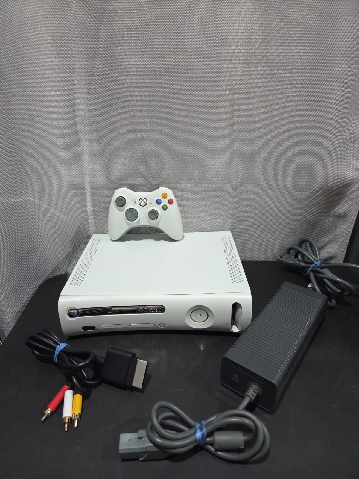 Microsoft Xbox 360 White Console Bundle – Controller, Power & AV– Tested Working