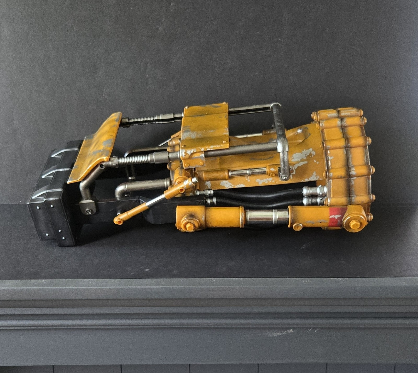 Fallout Power Fist 1:1 Scale Replica Bethesda Chronicle Collectibles No box 2018