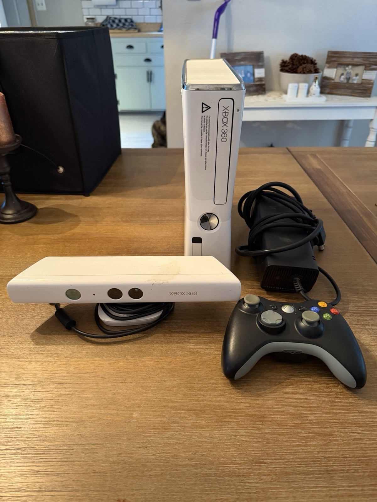 Xbox 360 Slim 250GB White Console With Controller and Power Cord No HDMI Tested