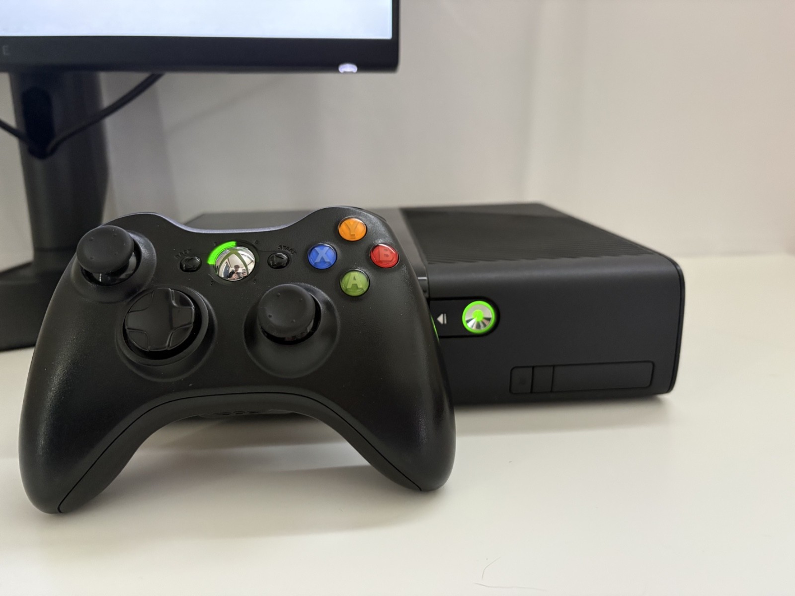 Microsoft Xbox 360 E 250GB w/ Controller, Kinect, and Power Brick