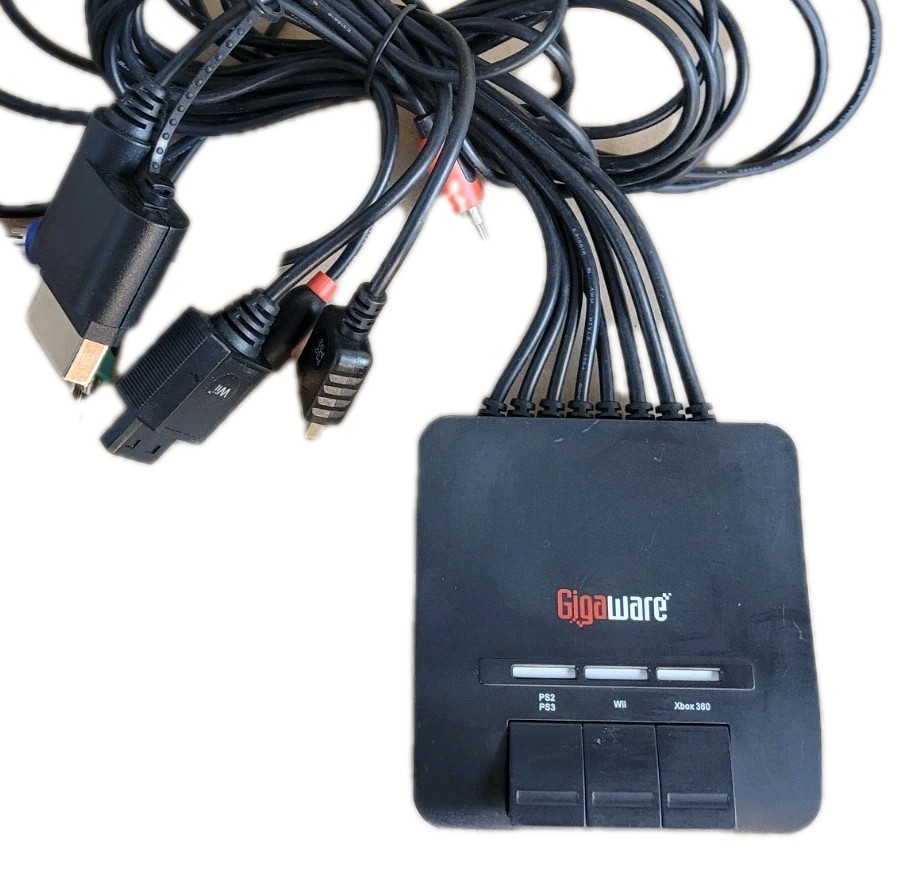 Gigaware AV Switch Component RCA Selector PS2 PS3 Wii Xbox 360 Multi Console