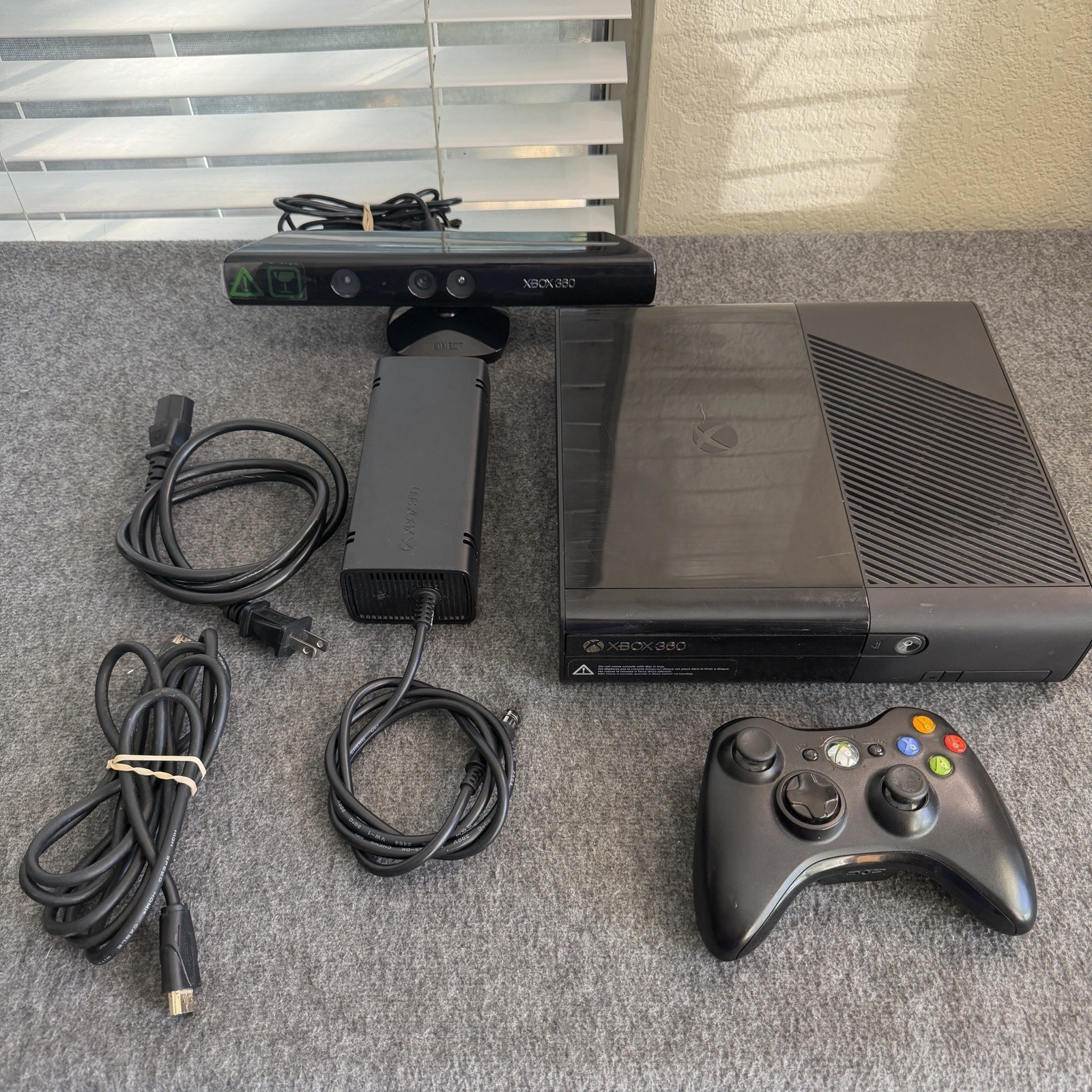 Microsoft Xbox 360 E 250GB Console Kinect Bundle OEM Controller Tested Works