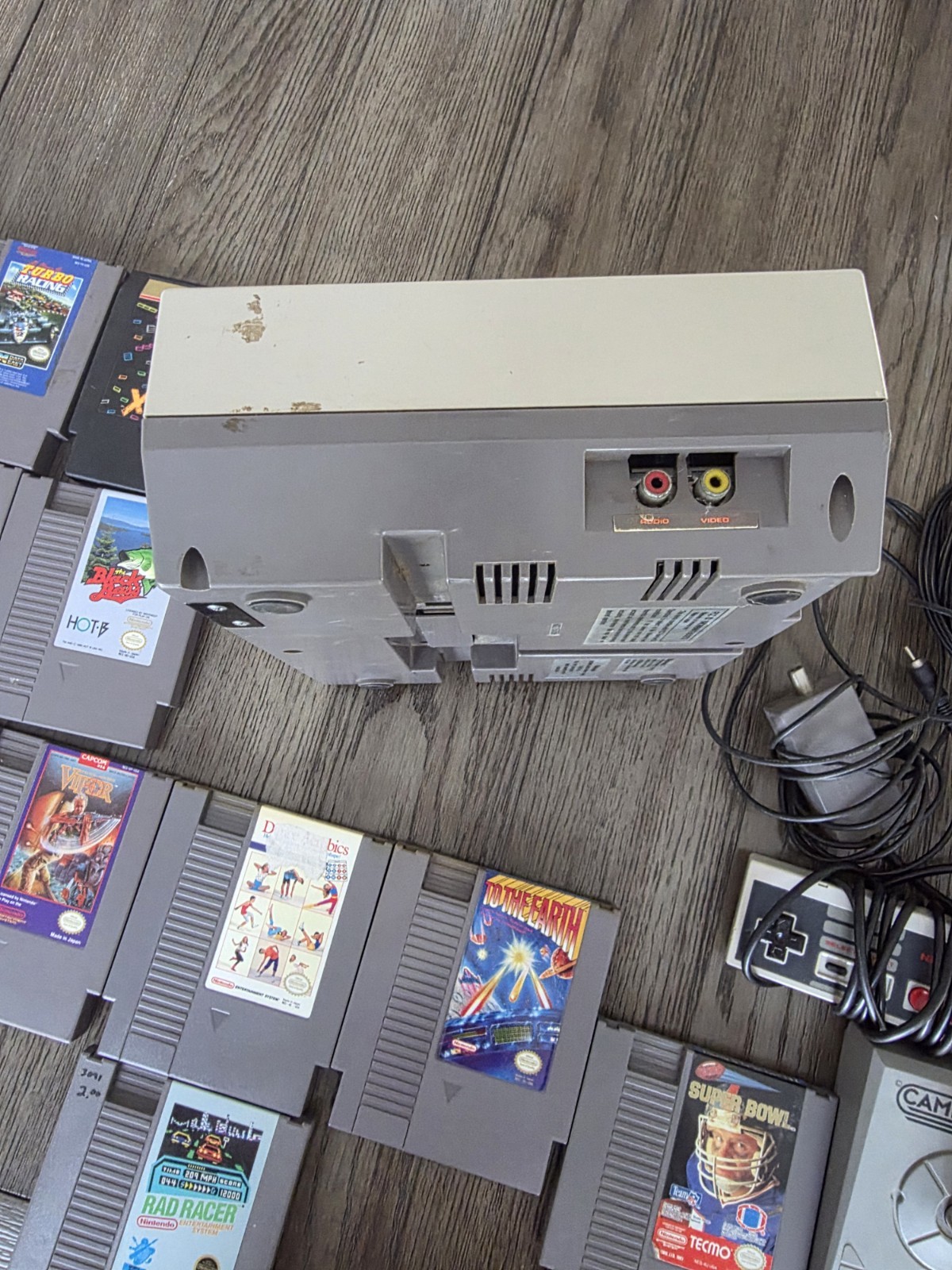 Nintendo Entertainment System Console Bundle with 10 Games NES Lot – Tested